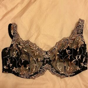 Gorgeous lace Soma 36DDD Bra black w/gold